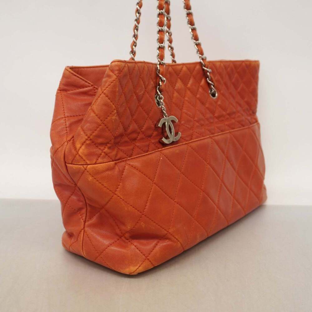 CHANEL Red Lambskin Leather Tote Bag - Picture 2 of 15
